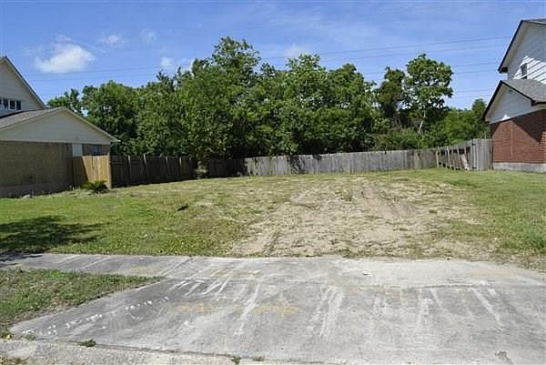 1st image of 4926 Toulon St