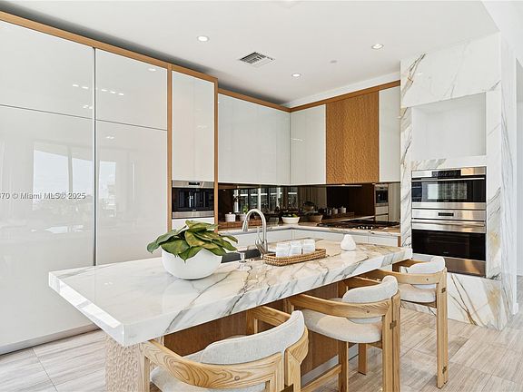 4th image of 2821 S Bayshore Dr Unit 7A