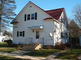 215 N Oxford St, Wautoma, WI 54982