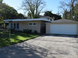 18789 W Deerpath Rd, Grayslake, IL 60030