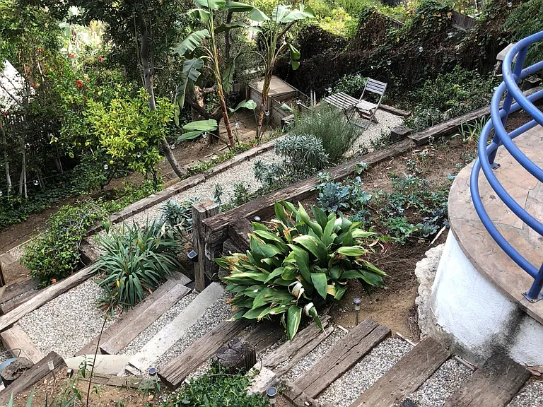 Terraced garden - with planter beds available for gardening