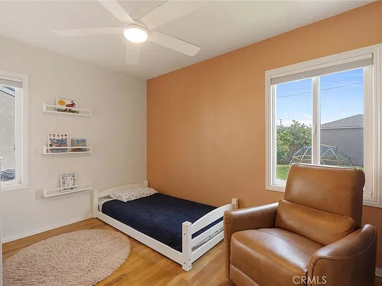 2902 Loomis St — Photo 13