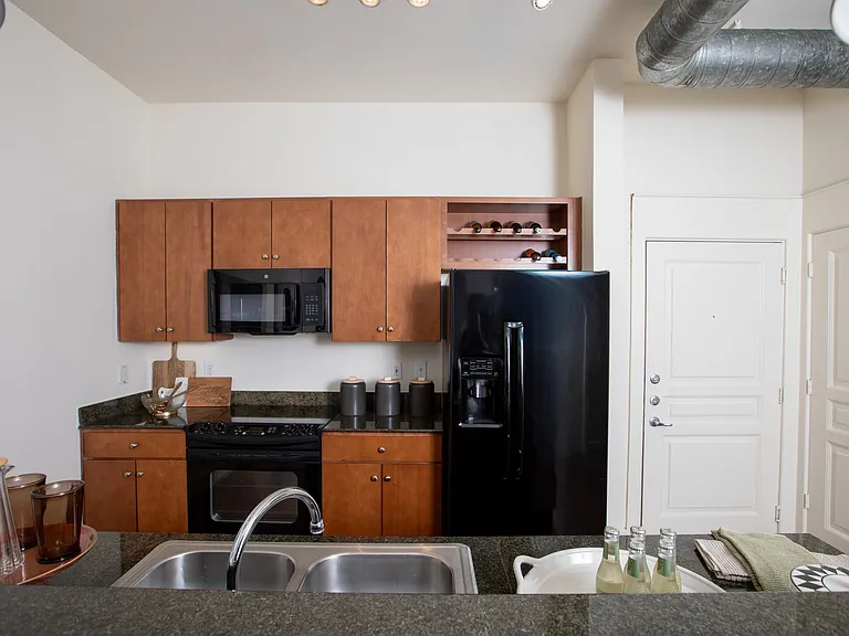 Sabine Street Lofts — Photo 38