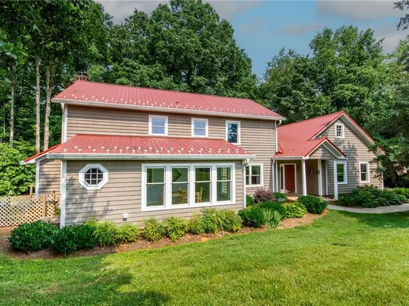 227 Laurel Creek Rd, Statesville, NC 28625