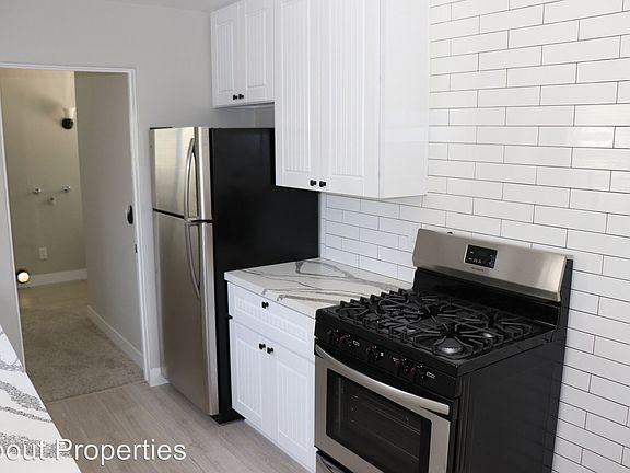 3rd image of 1733 Oliver Ave
