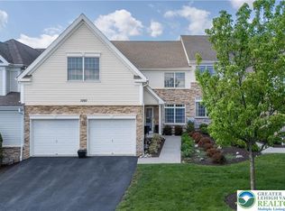 1060 E Homestead Ln, Easton, PA 18042
