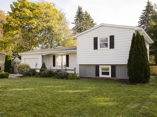 229 S Matteson St, Bronson, MI 49028