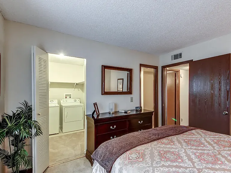 The Dunes Apartments — Photo 13