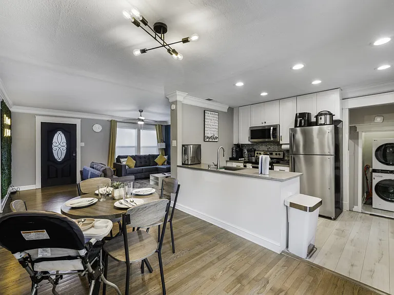 Circle Dr — Photo 22