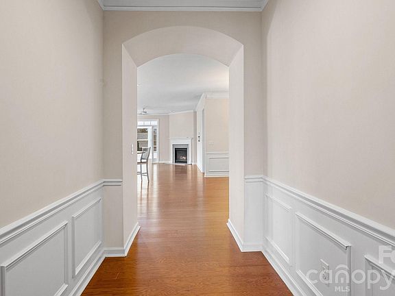 3rd image of 3020 Bartlett St