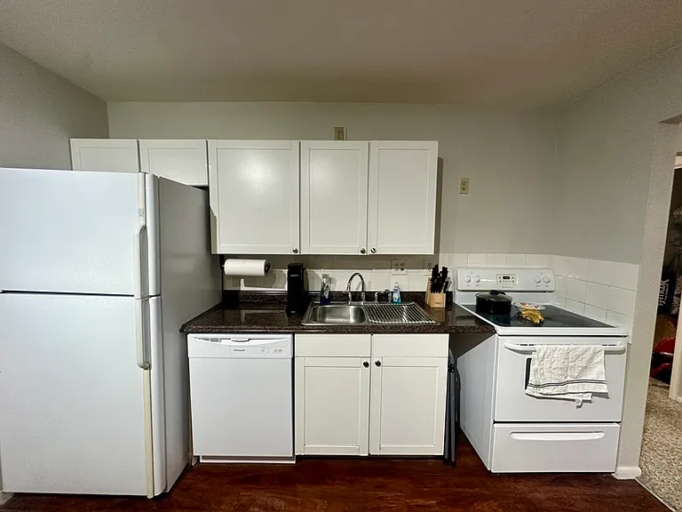 116 27th St NE #3 — Photo 7