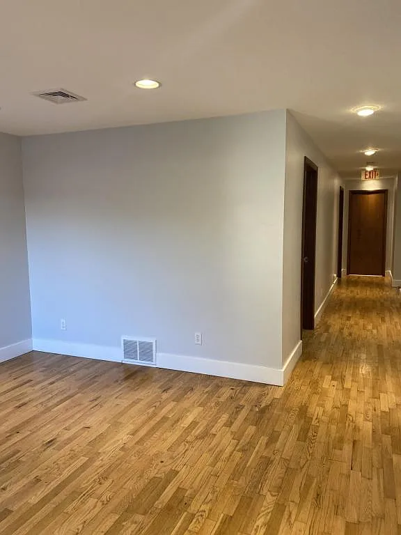 4270 lake st — Photo 3