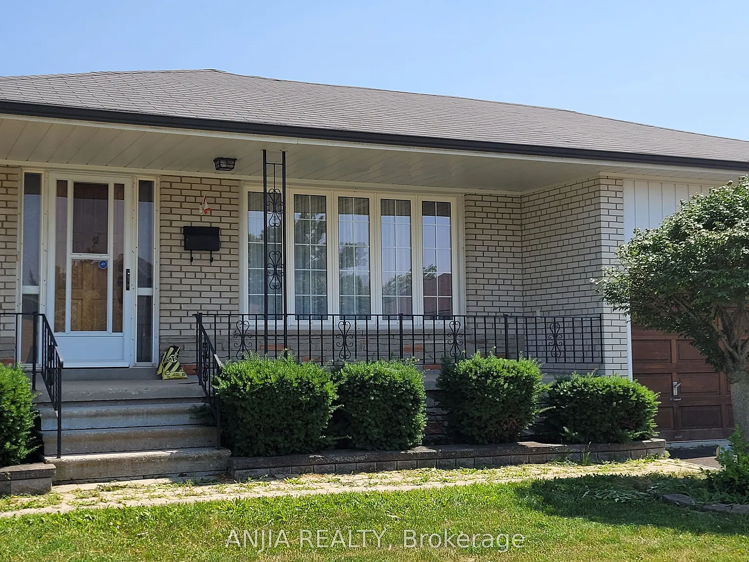 2 bed, $1,800 — Photo 2