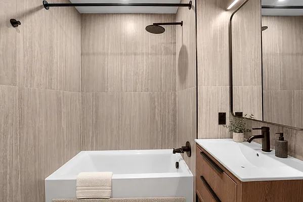 Bathroom, photo 2