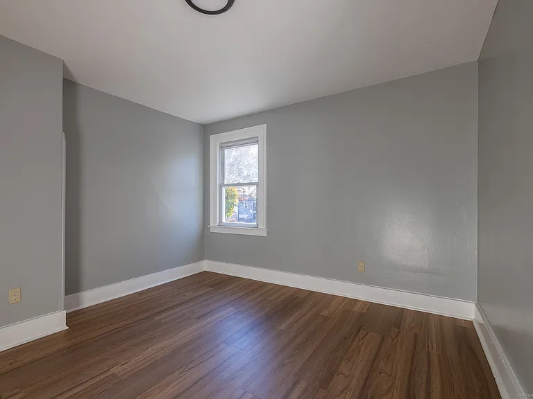 216 Howard Ave — Photo 21