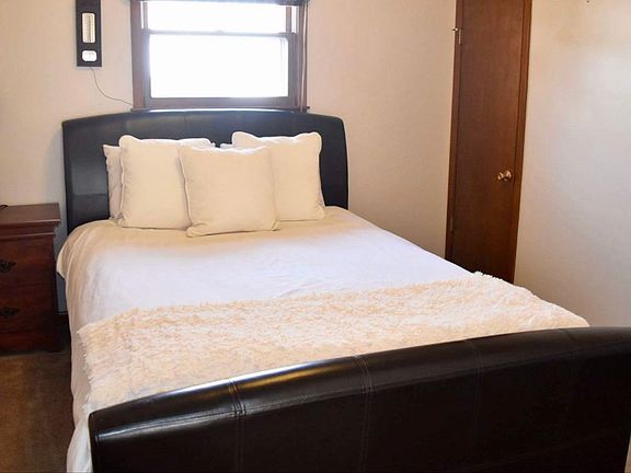 Mainfloor bedroom