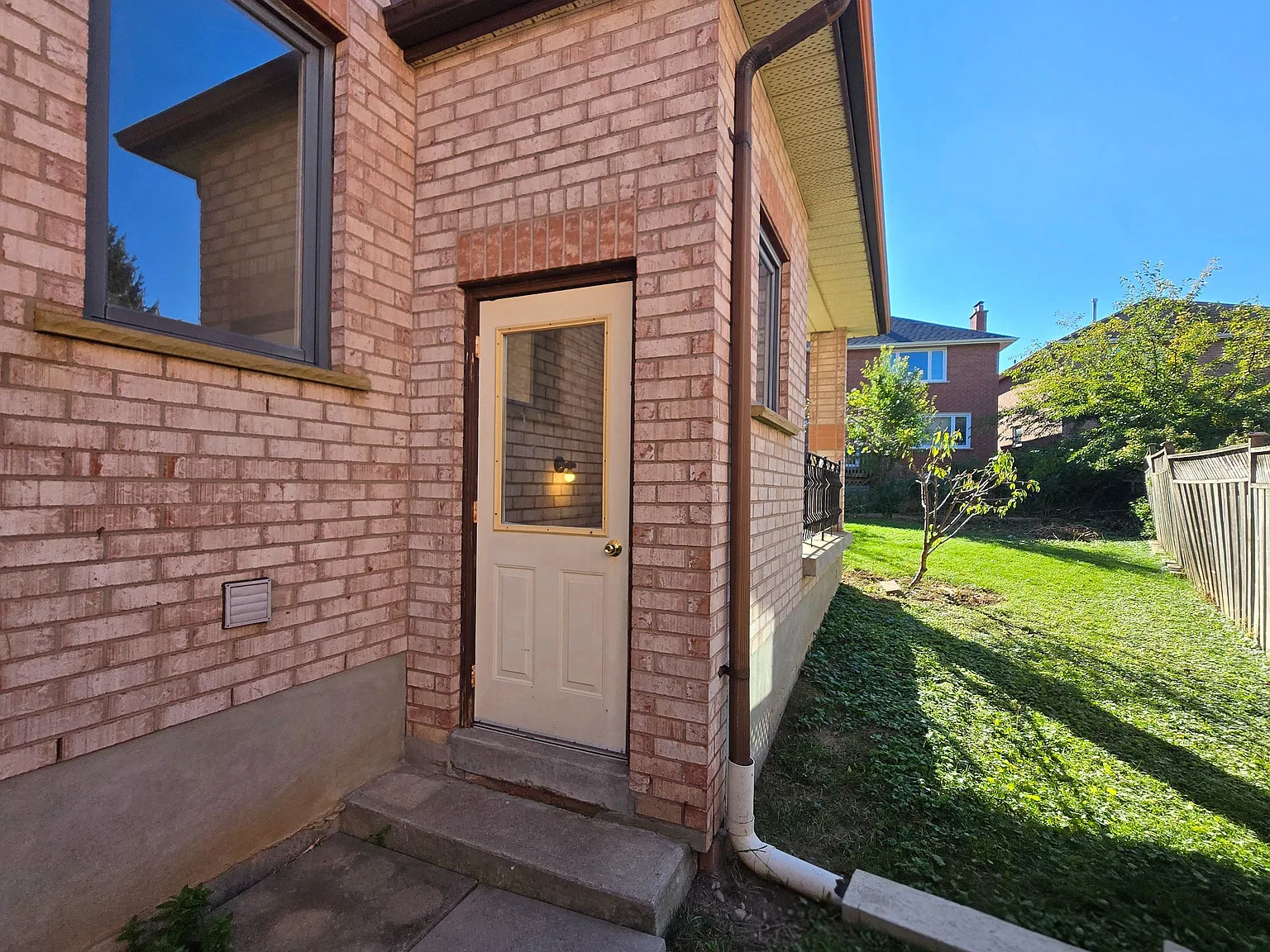 2 bed, $1,900 — Photo 3