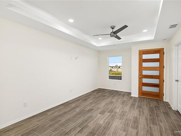 5th image of 1711 W B St