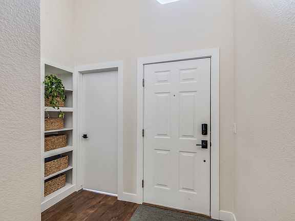 5th image of 3109 55th Ave NE