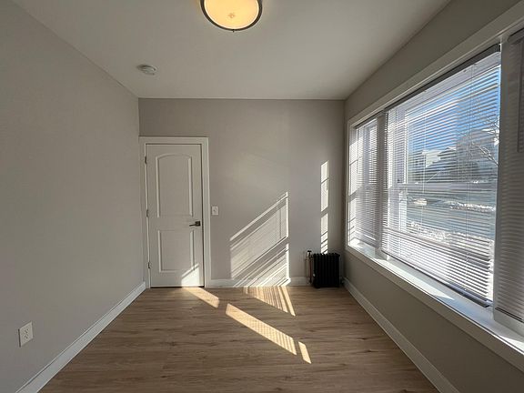 2nd image of 3143 Kennedy Blvd #104A