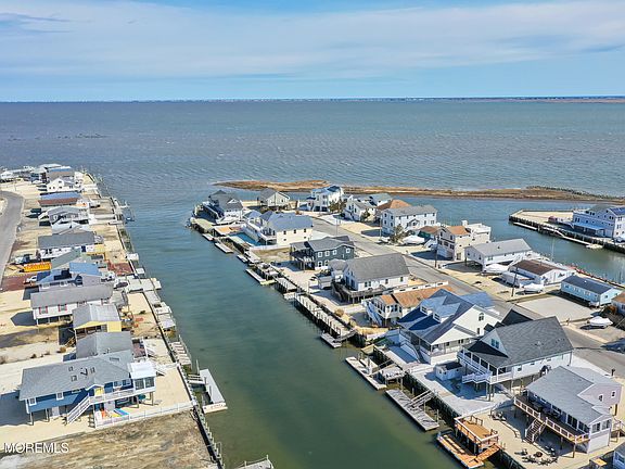 2nd image of 170 Flamingo Road