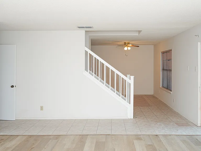 8011 Sunshine Trail Dr — Photo 44