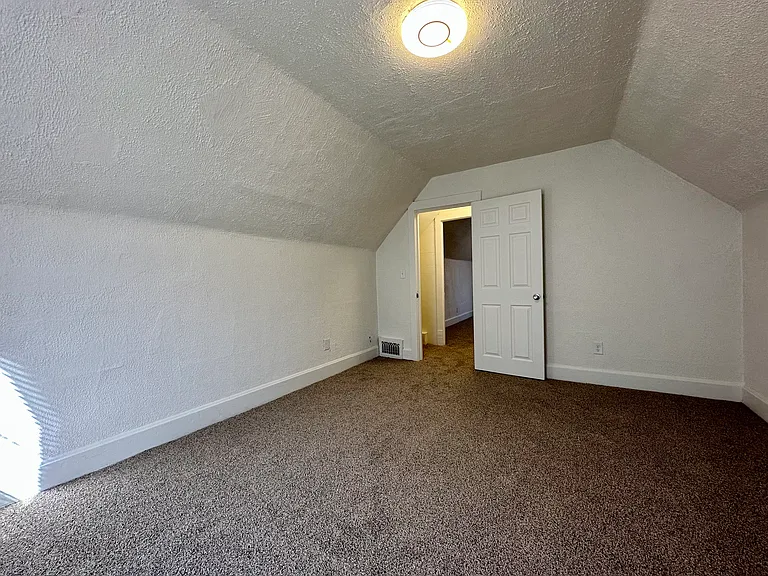 2700 W Marquette St — Photo 22