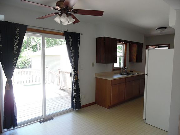 5th image of 1145 Glen Ave