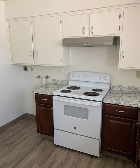812A N Bradley Rd — Photo 2