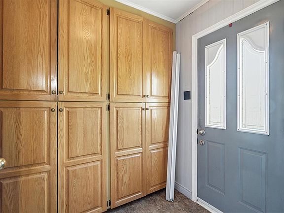 4th image of 40 Squires Avenue