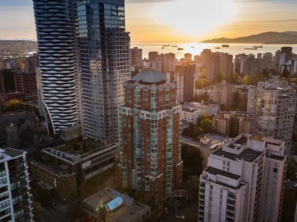 909 Burrard St #2301, Vancouver, BC V6Z 2N2