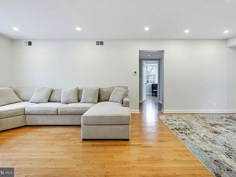 1st image of 2911 S Dinwiddie St APT B1