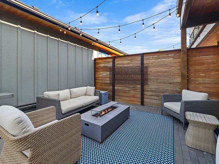 1137 NE Monroe St #1137 — Photo 33