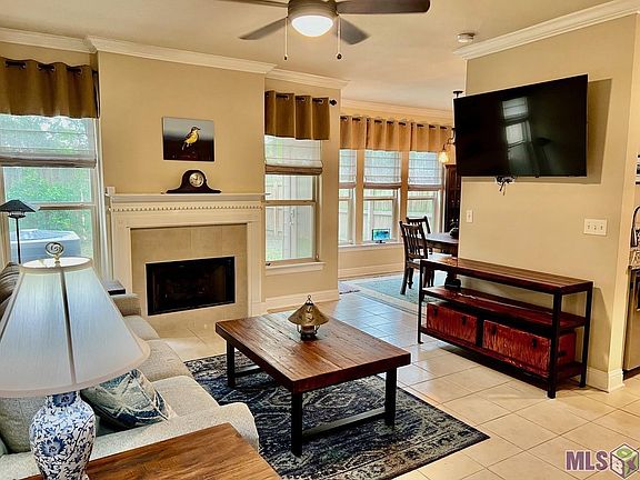 3rd image of 18192 Pinehurst Dr