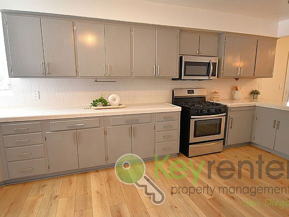 5th image of 3476 Reynard Way