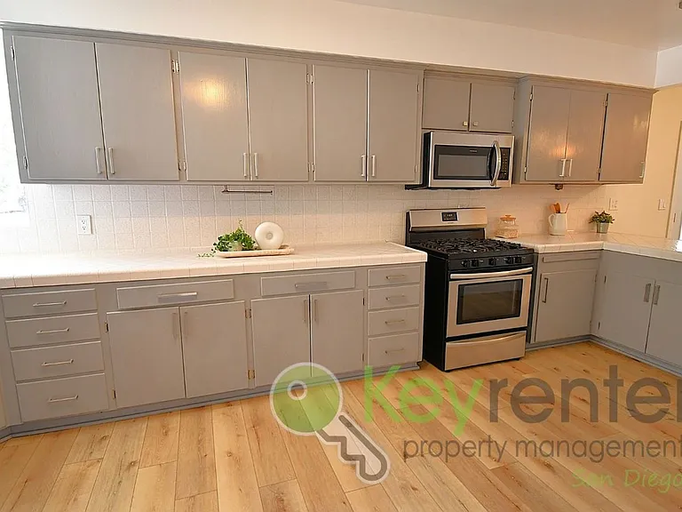 3476 Reynard Way — Photo 3