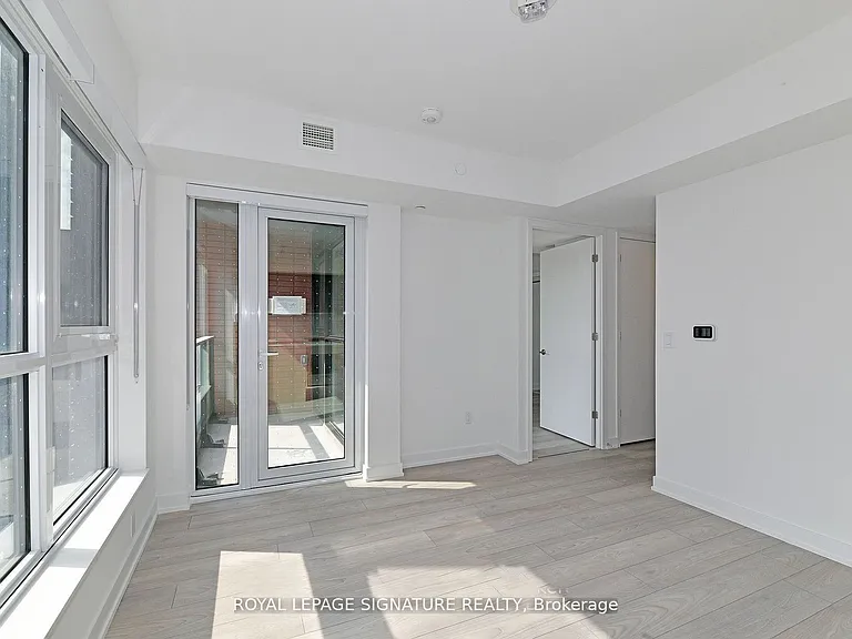 8 Tippett Rd #319 — Photo 7