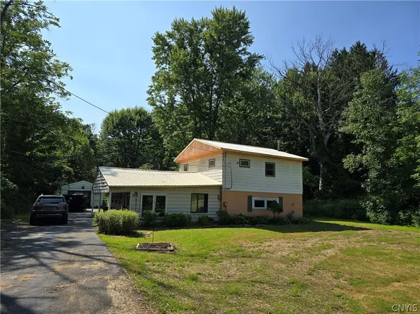 8835 Gaskin Rd, Clay, NY 13041