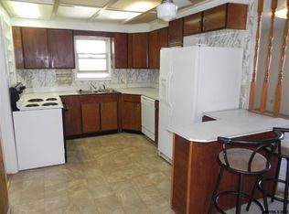 492 S 6th Ave, Mills, WY 82604
