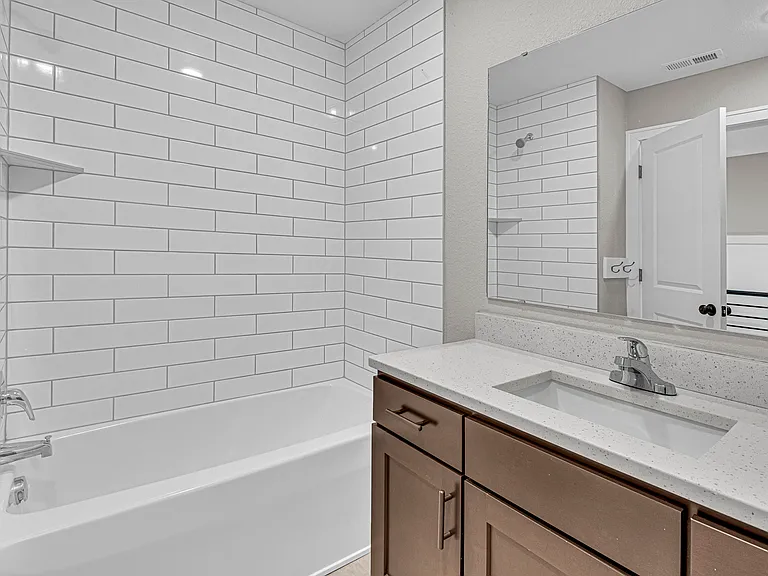 7336 N Griffey St — Photo 17