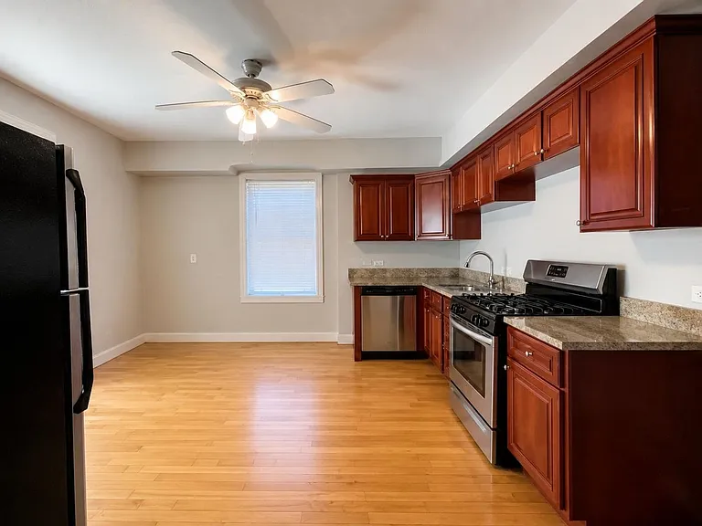 1900 S Highland Ave #1F — Photo 6