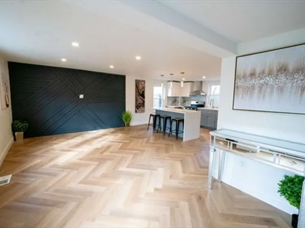 35 Wright St, Stoneham, MA 02180