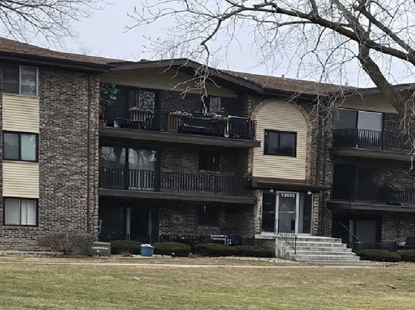 13521 Le Claire Ave APT 68, Crestwood, IL 60418