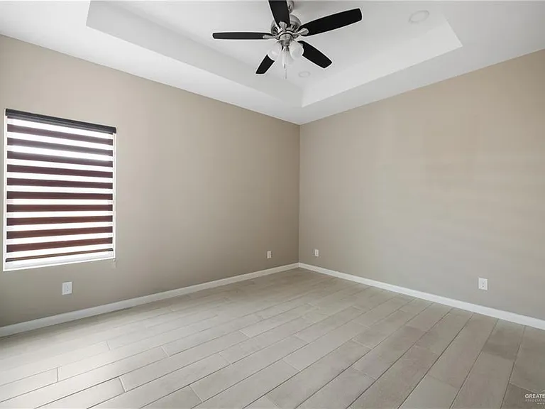 2202 N Hester St #4 — Photo 9