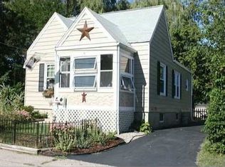 63 Lake Ave, Barrington, RI 02806