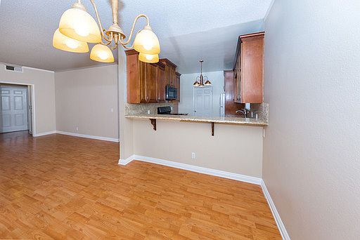 1st image of 1515 Amherst Ave APT 204