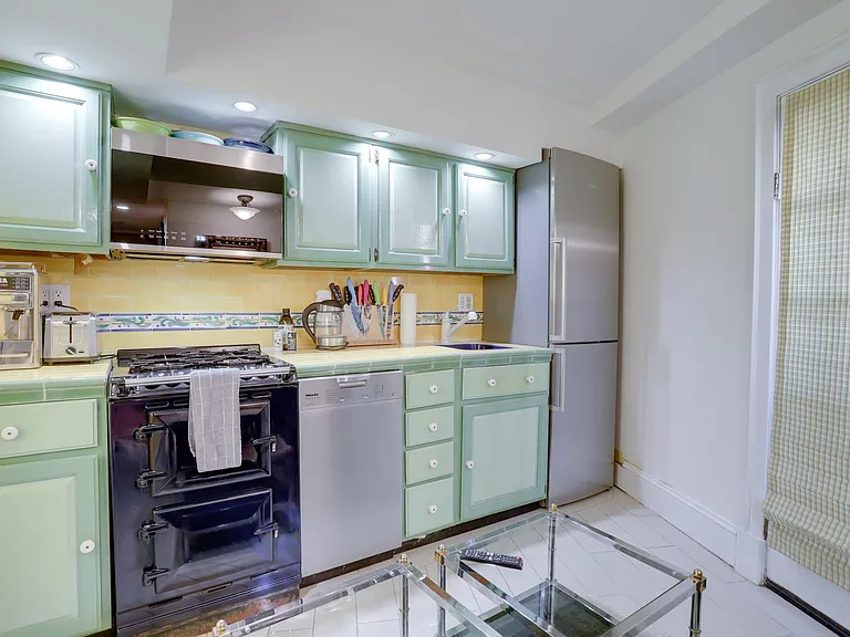 1732 21st St NW #B — Photo 6