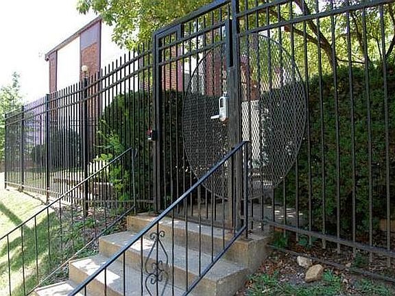North entrance to courtyard