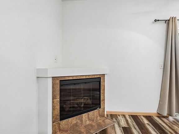 5th image of 1092 Walnut Ave Unit 204