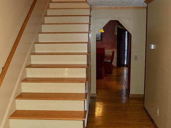 Entrance and stairs